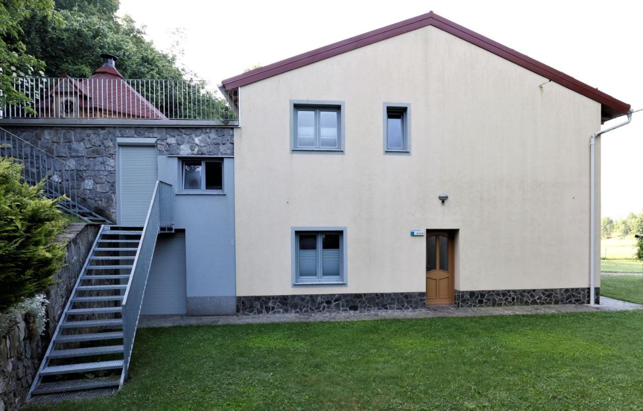 Guesthouse Idila Pod Nanosom Senozece Exterior foto