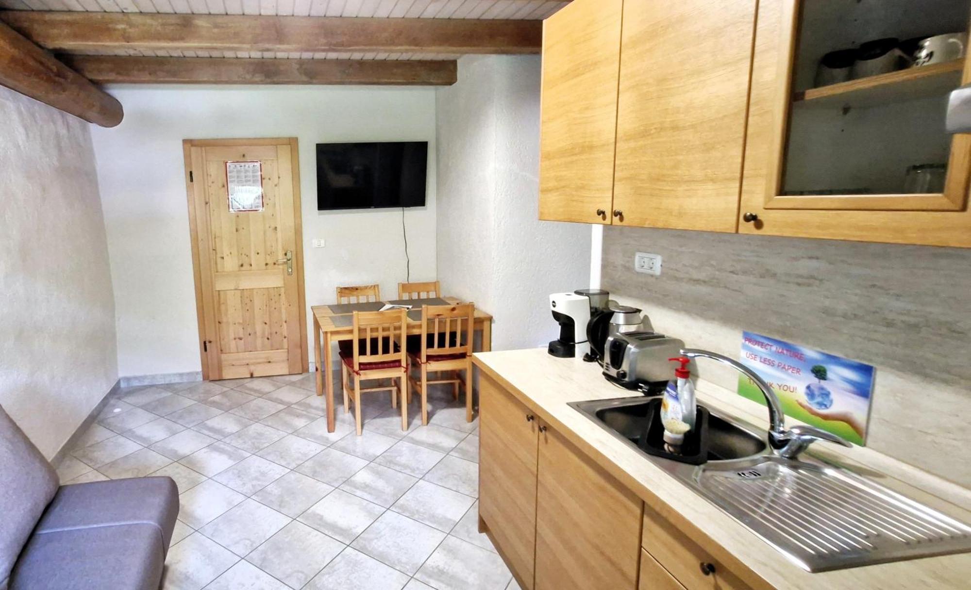 Guesthouse Idila Pod Nanosom Senozece Exterior foto